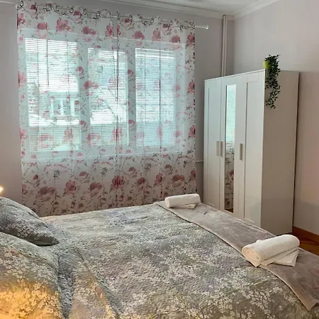 2bd Super Spacious Peaceful Place In Ideal Centre *