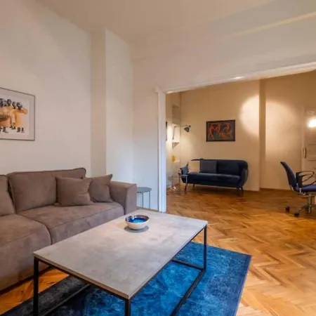 2bd Super Spacious Peaceful Place In Ideal Centre Lägenhet
