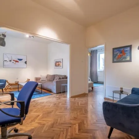2bd Super Spacious Peaceful Place In Ideal Centre