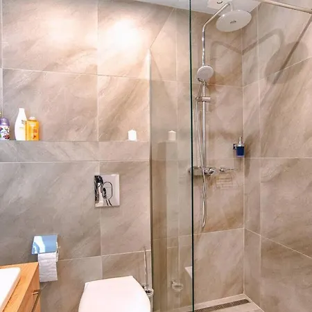 Lejlighed 2bd Super Spacious Peaceful Place In Ideal Centre
